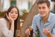 Cách để bắt chuyện với người khác khi bạn không biết phải nói gì