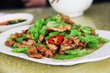Khổ qua thanh nhiệt, nhưng những ai không nên ăn?