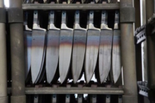 Người đàn ông Ấn Độ nuốt 40 con dao để thỏa mãn chứng thèm ăn kỳ lạ