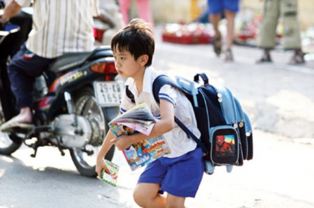 Trong cặp học sinh có những gì?