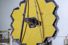 Sau 20 năm, NASA cuối cùng đã lắp ráp xong kính thiên văn không gian James Webb (video)