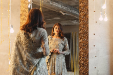 Nhìn người khác, bạn sẽ hiểu chính bản thân mình