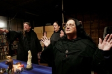 Mỹ: Xuất hiện nhóm phù thủy muốn ‘yểm bùa ông Trump’