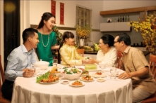Giáo dục trên bàn ăn sẽ quyết định sự thành công của con trẻ mai sau