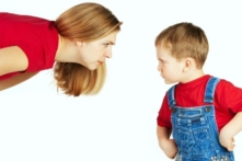 Cha mẹ nên làm gì khi con trẻ bướng bỉnh?