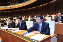 Quốc hội thông qua Nghị quyết xử lý nợ xấu của ngành ngân hàng