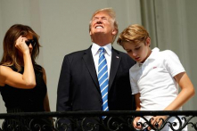 Ảnh: Người Mỹ hân hoan chào đón nhật thực toàn phần quét qua lãnh thổ