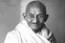 Câu chuyện lịch sử thú vị về luật sư nổi tiếng Mahatma Gandhi