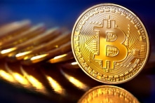 Tăng 60% trong 1 tháng, Bitcoin tiếp tục lập đỉnh mới với hơn 7.400 USD