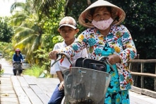 Nghịch lý chuyện đổi đời ở nông thôn