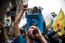 Tự do biểu đạt trong giới hạn của văn hóa