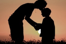 “Bố cho con cái gì?”