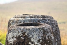 Bí ẩn Cánh đồng Chum ở Lào và truyền thuyết về những người khổng lồ