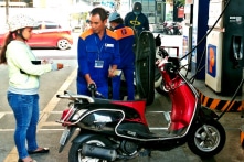 Tăng thuế xăng dầu để bảo vệ môi trường – Đằng sau một đề xuất gây suy giảm niềm tin