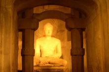 Một ghi chép kỳ lạ về pho tượng dự đoán được 3 đời Hoàng đế