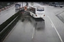 Vụ va chạm xe cứu hỏa và xe khách: Vì sao vẫn chưa có công bố sai phạm?