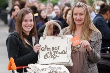 Anh Quốc: Lượng rác túi nhựa đã giảm 85% nhờ đánh thuế 5 xu