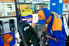 Ai được lợi đằng sau việc ‘khai tử’ xăng khoáng, mở rộng xăng ethanol?