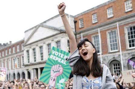 Ireland: Lựa chọn quyền của mẹ, tước đoạt mạng sống của con!