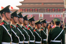 ‘Hái hoa nước khác, làm mật Trung Hoa’