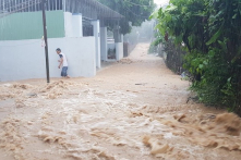 Nha Trang: Mưa lớn gây sạt lở nhiều nơi, 12 người chết