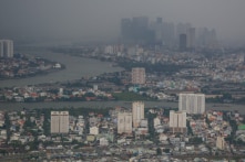 Kinh tế 2018 nhìn lại: Điều khoản 99 năm, xăng tăng giá, thuế môi trường