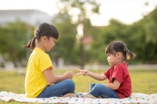 7 trò chơi dân gian hấp dẫn cha mẹ nên dạy cho trẻ