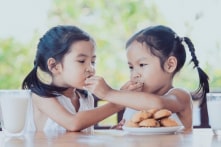 Bà mẹ khiến dân mạng thán phục khi rèn hai con 6 tuổi dậy sớm mỗi ngày