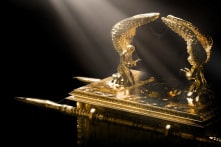 Truyền kỳ về Chiếc Rương Thánh Tích