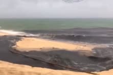 Du khách nước ngoài cảnh báo biển Phú Quốc bị nước thải nhuộm đen