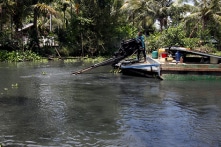 Sông chuyển màu đen kịt: Ngày 6/5, lãnh đạo tỉnh, Sở sẽ khảo sát