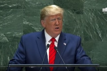 TT Trump lên án Trung Quốc, bảo vệ đánh thuế quy mô lớn