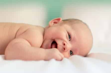 Thiếu bằng chứng ủng hộ việc tiêm vắc-xin viêm gan B ngay sau sinh