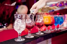 Du khách thiệt mạng sau khi tham gia thử thách uống 21 loại cocktail