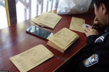 Cảnh sát cưỡng chế thu thập DNA nam giới, kể cả trẻ em trên toàn TQ