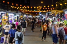 Người nhiễm COVID-19 không triệu chứng có thể lây truyền qua khí dung