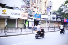 Nông nghiệp tăng trưởng âm, dịch vụ tăng trưởng thấp kỷ lục trong 9 năm