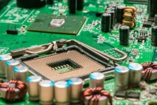 Trung Quốc nhập khẩu chip cao kỷ lục trong tháng 9