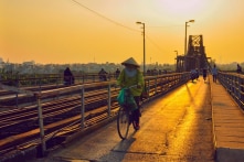 Bắc Bộ nóng 39 độ, chiều tối và đêm có thể xảy ra lốc, sét, mưa đá