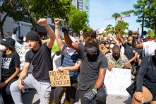 Bất ổn xã hội Mỹ không ảnh hưởng đến Mỹ chế tài ĐCSTQ