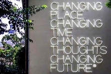 “Thay đổi nơi chốn, thay đổi thời gian, thay đổi nhận thức, thay đổi tương lai”