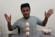 Chàng trai lập kỷ lục Guinness khi xếp chồng 3 quả trứng lên nhau