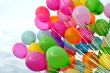 Ảo thuật gia dự định bay qua bầu trời New York bằng một chùm bóng bay