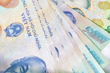 Thu ngân sách giảm sâu, tổng tiền thuế nộp ngân sách vẫn vượt 17,6% so với cùng kỳ