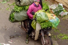 Hà Nội: Đề xuất hỗ trợ 2-4 triệu đồng để người dân đổi xe máy cũ nát