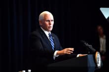 Phó TT Pence và bà Harris đưa ra các vấn đề gây khó chịu cho đối thủ