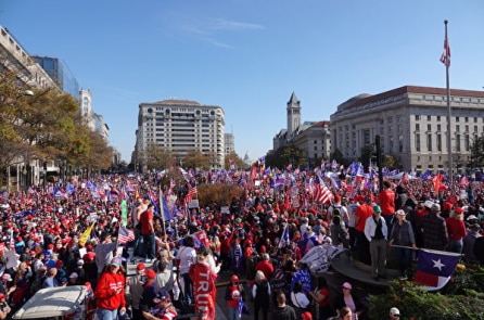 Chờ chính nghĩa trở về trong cuộc chiến pháp lý tổng tuyển cử Mỹ