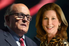 Luật sư Powell và Giuliani tác chiến trên hai mặt trận vì mục tiêu chung