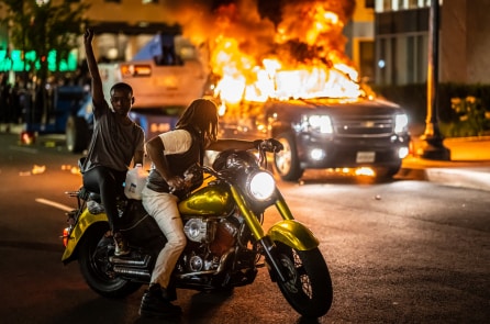 Phe cánh tả Mỹ vì quyền lực chính trị mà làm hại người da đen