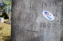 “Người chết bầu cho Joe Biden” và làm cách nào để gian lận ở Mỹ